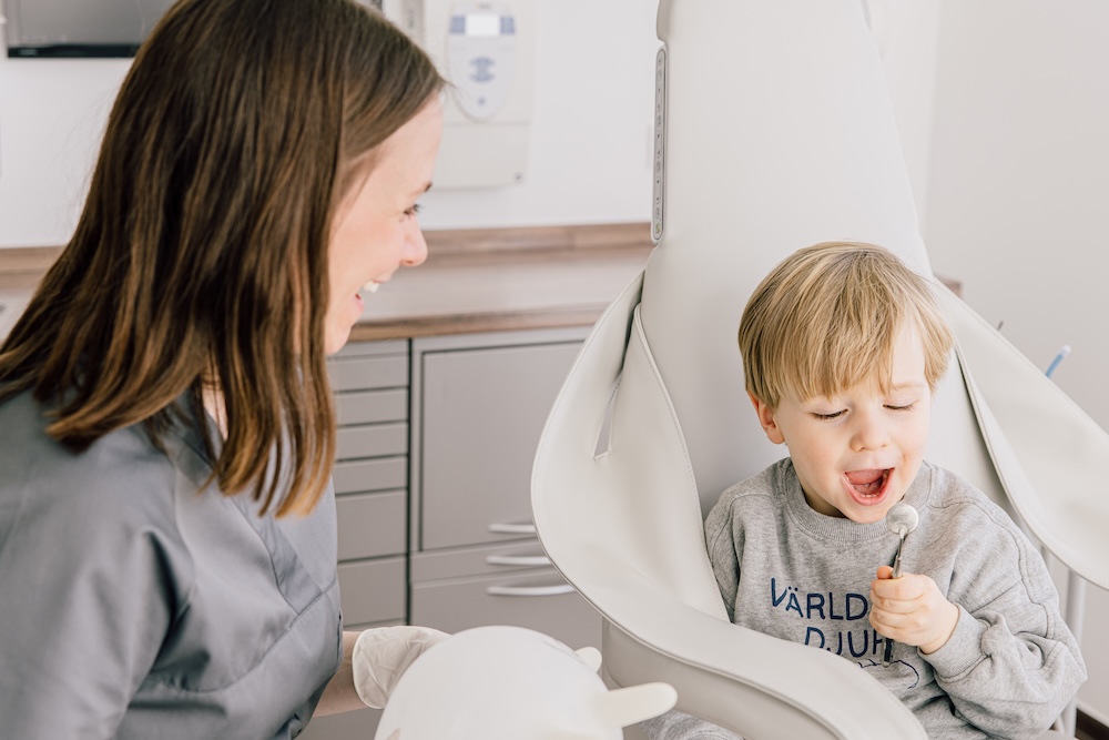 zahnarzt-rodenkirchen- bachmann-Kinder-Zahnvorsorge